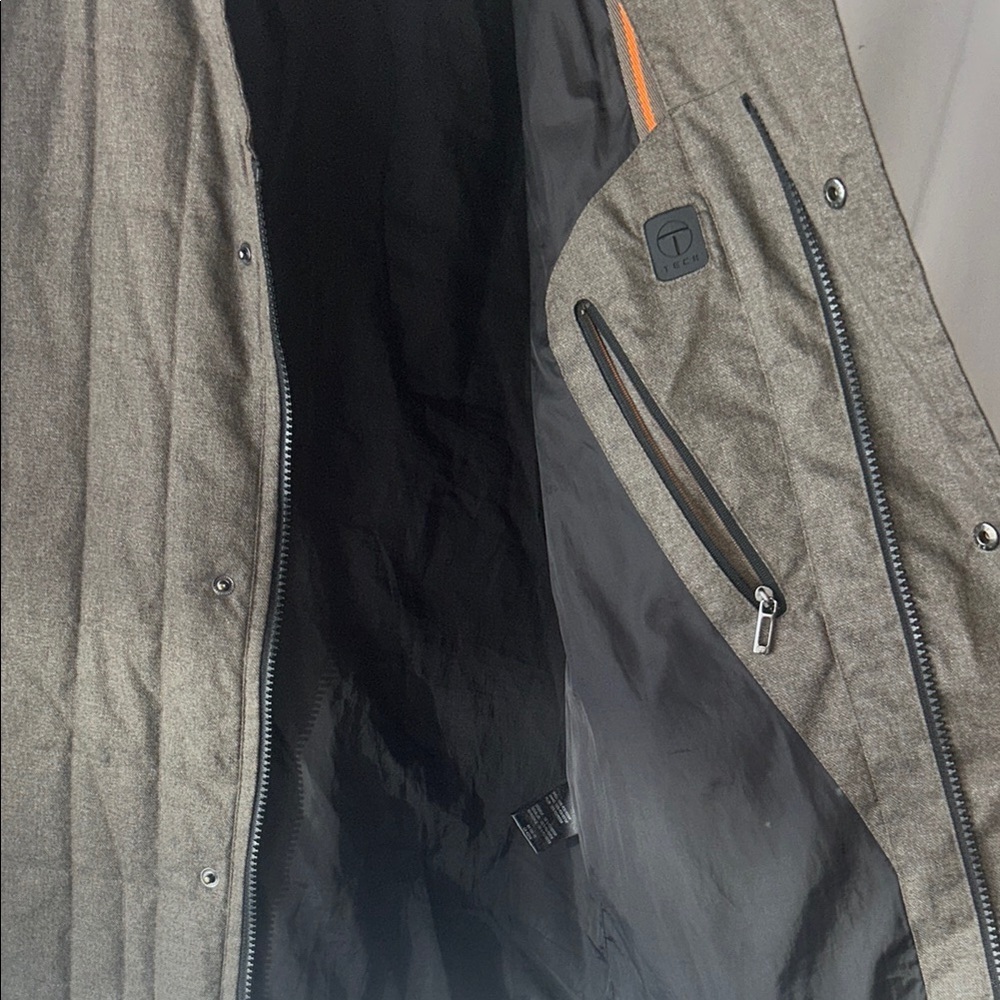 Tumi Tech Men's Brown Quilted‎ Jacket - Picture 4 of 8
